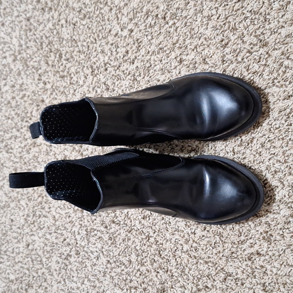 Dr. Martens flora Chelsea boot size womens 7 or EU38